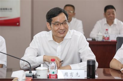 集團黨委書記、董事長周育先指導工作